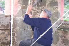 306272_548768351821903_396038835_n